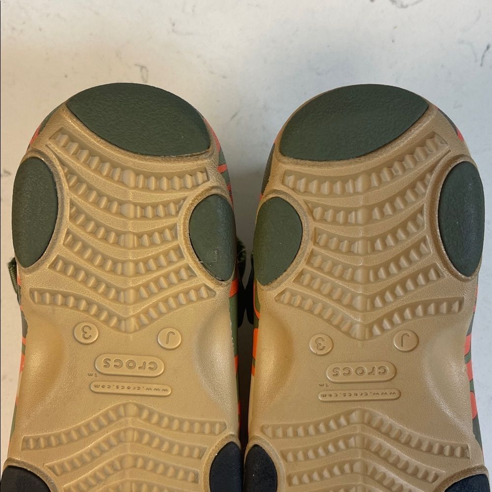 CROCS CLASSIC ALLTERRAIN CAMO SANDAL Kids Orange Camo Strap Sandals SZ Junior 3 - Picture 14 of 17